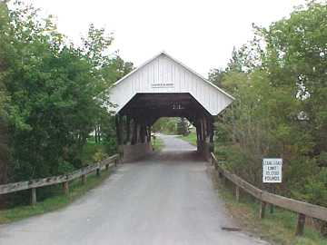  Lyndon's Chamberlin's Mill Bridge: Photo
by David Guay, 9/16/00
