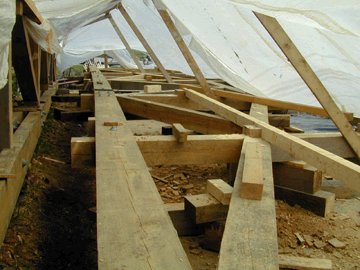 Second Truss nearly
finished. Photo by Joe Nelson, May 6, 2002