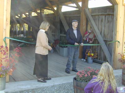 Westford Bridge ribbon cutting. Photo by
Joe Nelson, 9-29-01