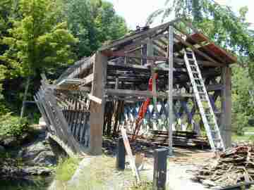 Comstock Bridge. Photo by Joe Nelson, June 23, 2003