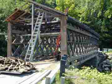 Comstock Bridge. Photo by Joe Nelson, June 23, 2003