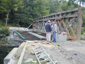 Comstock Bridge. Photo by Joe Nelson, August 28, 2003