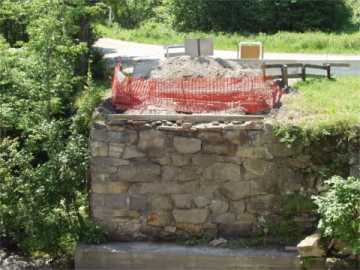 Greenbanks Hollow Bridge. Photo by Mert Leonard, Aug 4,
2002.