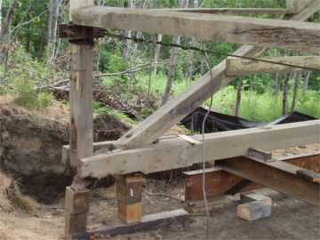 Greenbanks Hollow Bridge. Photo by Mert Leonard, Aug 4,
2002.