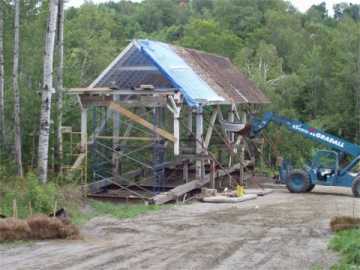 Greenbanks Hollow Bridge. Photo by Mert Leonard, Aug 31,
2002.