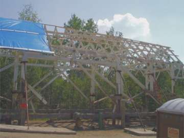 Greenbanks Hollow Bridge. Photo by Mert Leonard, Sept. 16,
2002.