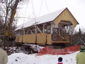 Greenbanks Hollow Bridge. Photo by Mert Leonard, Nov. 8,
2002.