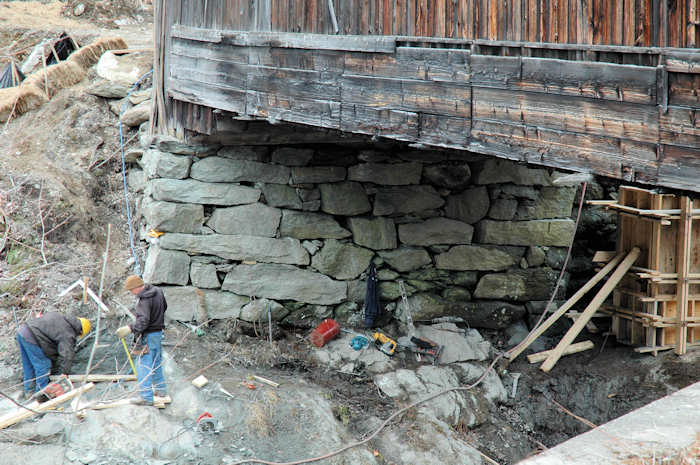 Hutchin's Bridge. Photo by Joe Nelson
April 9, 2009