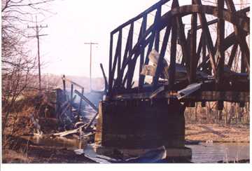 Jeffries Ford Bridge. Photo
by Mike Cooper, April 2, 2002